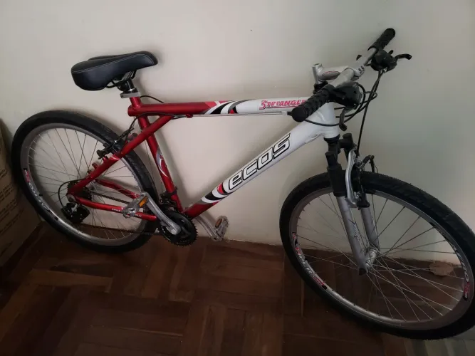 Bicicleta aro 26 aceito troca