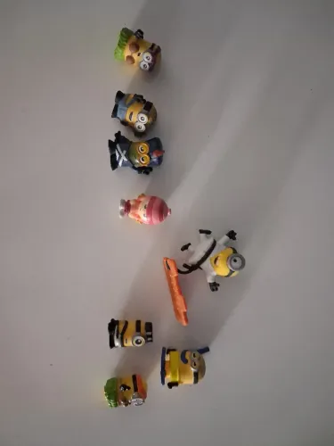 Bonecos miniaturas minions novos