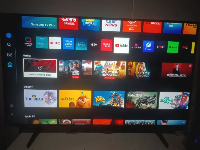 Smart TV Samsung 43" Crystal 4K (Fina, Controle Solar, Xbox Hub) - Muito Nova!