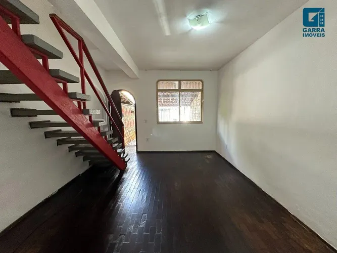 Aluguel casa dois quartos, bairro Dona Clara.