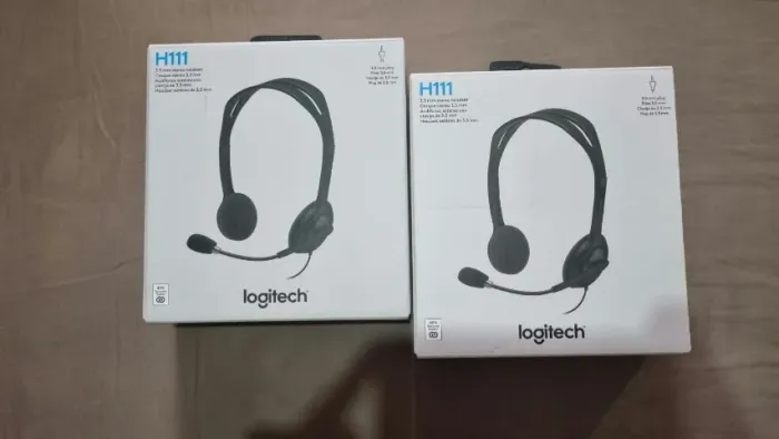 Kit 2 Headsets Logitech H111 com Microfone - Seminovos