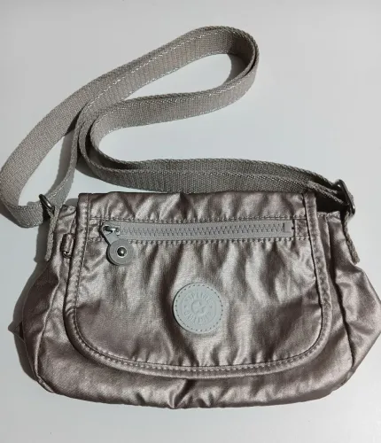 Bolsa kipling metalizada