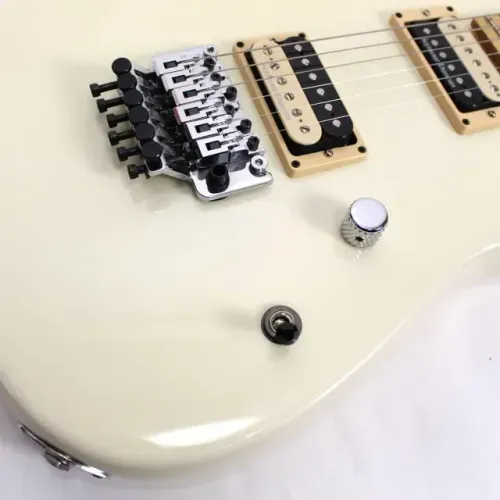 Conserto e manutenção de instrumentos musicais, Luthieria CdN - Whats 41- *