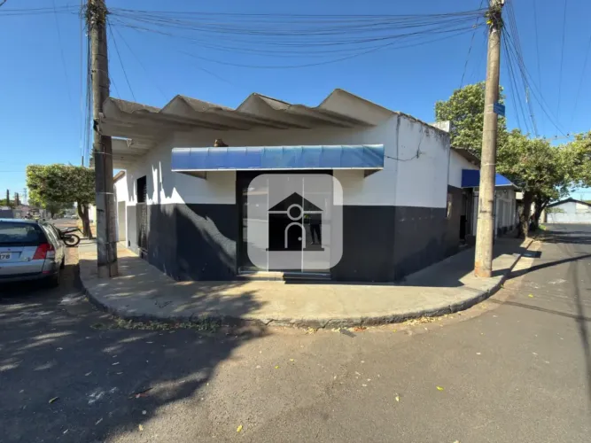 Cômodo comercial para locação no bairro Luizote de Freitas