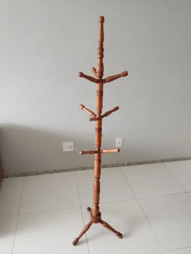 Cabideiro Vertical Rústico de Madeira Maciça Mancebo Clássico