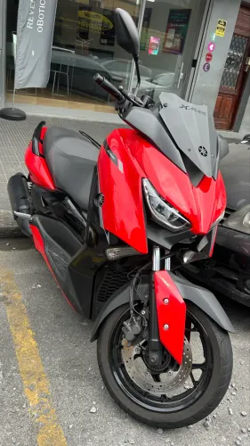 Yamaha XMAX 2023 único dono moto muito nova ,sena nada pra fazer ,só pegar e andar ?