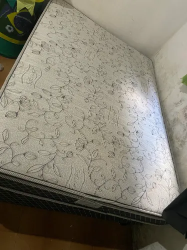 Cama box no plástico 