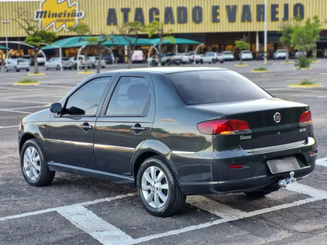Fiat Siena HLX 1.8 MPI Flex 8V 4P 2010