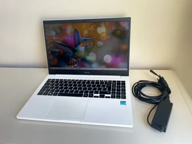Notebook Samsung Book NP550XDA 15.6?