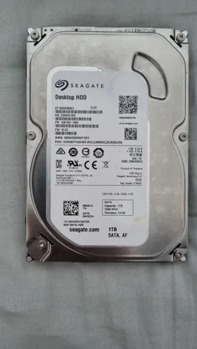 2 HD 1TB, Seagate 7200rpm e WD 5400rpm, leia a descrição.