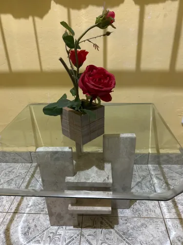 Mesa de Centro Quadrada com Tampo de Vidro Transparente