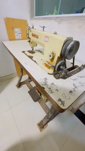 Vendo máquina de costura
