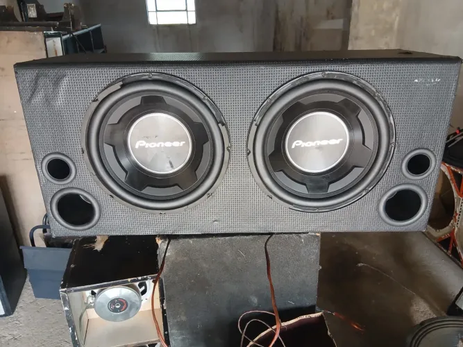 Caixa Nelson Top com 2 Pioneer de 12" de 600rms cada - Excelente estado