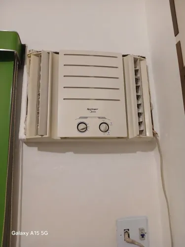 ar-condicionado com meses de uso, em perfeito estado