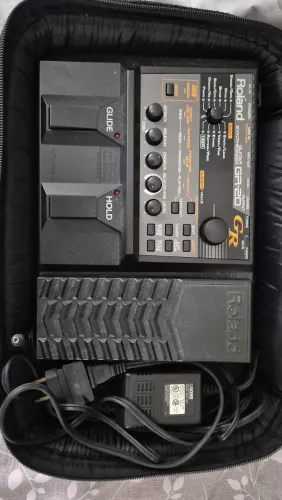 Pedaleira Roland GR20