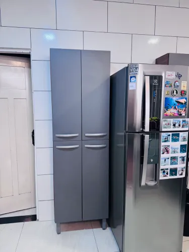 Armário cozinha - em perfeito estado