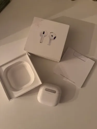 Airpods 4 sem cancelamento de ruído 