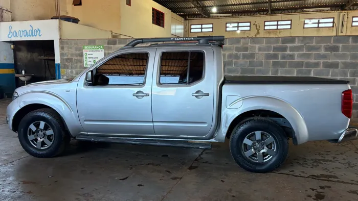 Nissan Frontier SV AT. CD 4X4 2.5 TB Dies. Aut. 2016