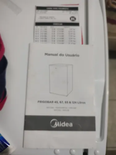 Vende -se frigobar novo marca Midea
