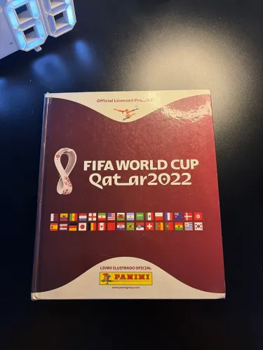 ÁLBUM DA COPA 2022 ITEM COLECIONÁVEL