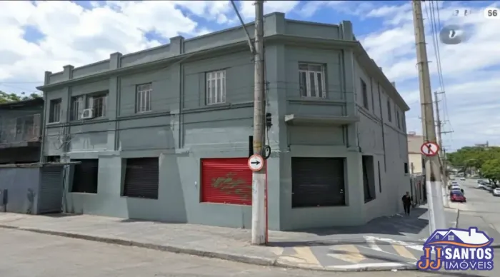 Loja de Esquina no Piso Térreo com 338m² na Rua Cap. Pacheco e Chaves p/ Locação Próximo a