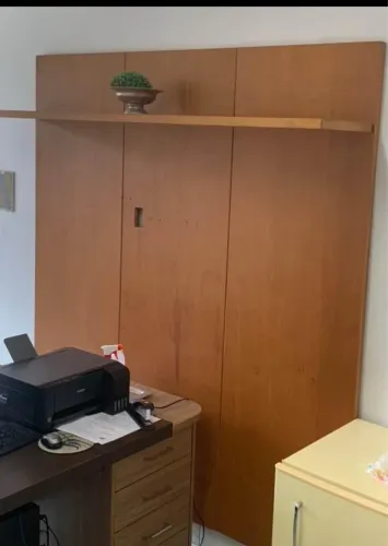 Vendo painel de TV em madeira 