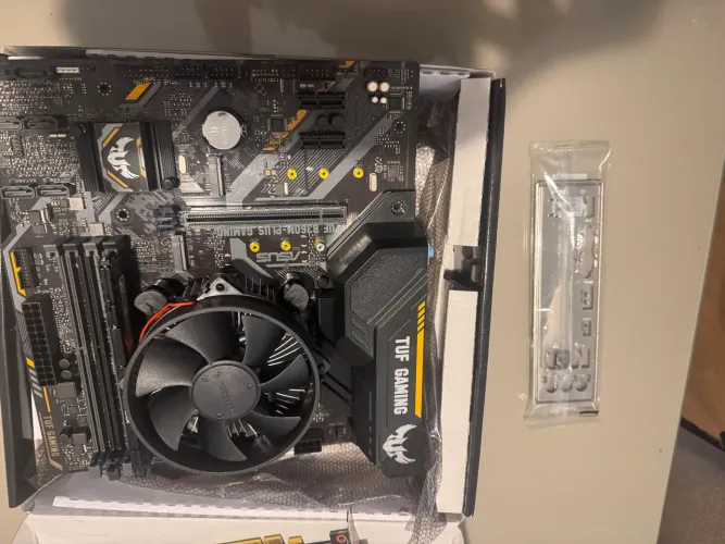 Kit upgrade gamer Asus TUF B360M + i5 9400f + 8Gb Ram + cooler