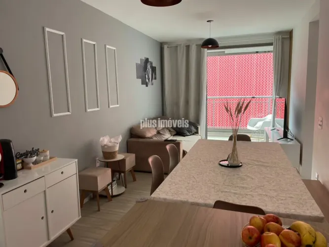 Apartamento com 3 Quartos e 2 banheiros à Venda, 71 m²
