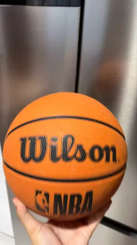 Vende-se bola de basquete wilson