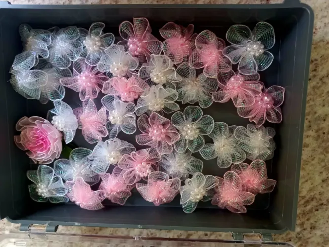 Caixa com flores para artesanato 