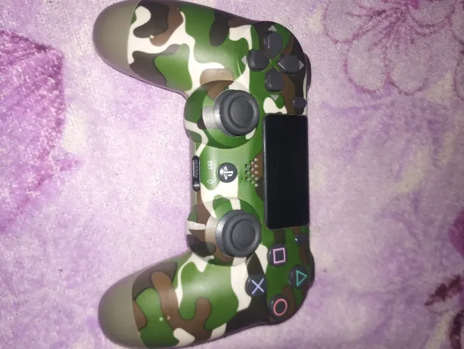 Controle via bluetooth/ps3/ps4/ps5.