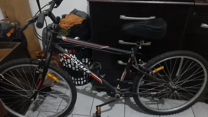 Bicicleta Caloi Snake Comfort (7 Marchas) Seminova + Capacete Novo e Acessórios