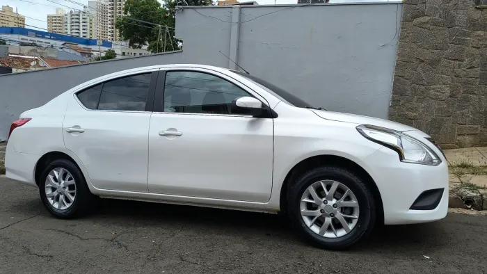 Nissan Versa SV 1.6 16V Flexstart 4P Aut. 2017