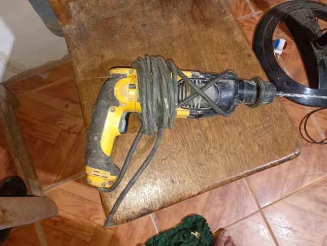 Pra vender ESE Martelete bom estado de conservação bom por 350 reais