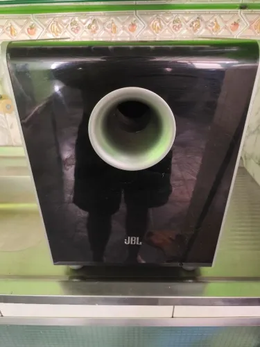 Subwoofer Ativo JBL CS80SUB COM DEFEITO CHIADO