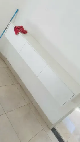 Balcão em estado de novo 