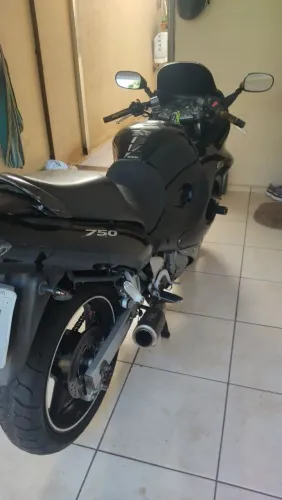 Suzuki GSX 750F 08/09 preta
