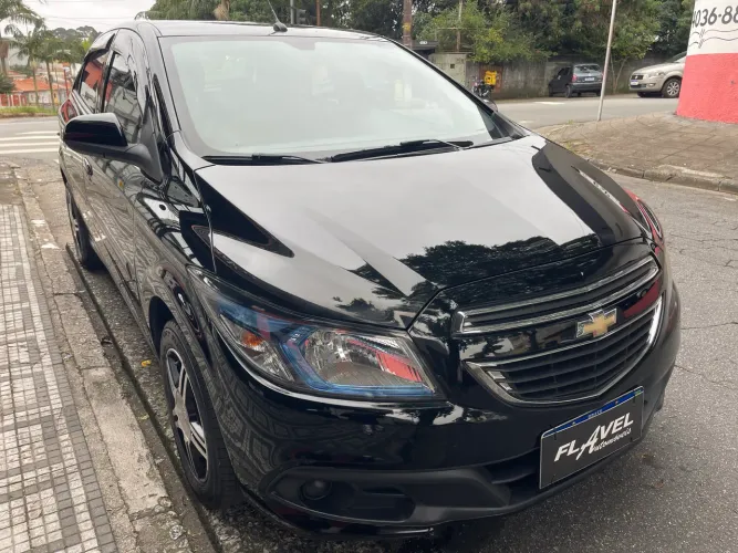 Chevrolet Onix Hatch LT 1.4 8V Flex Power Mec. 4P 2015