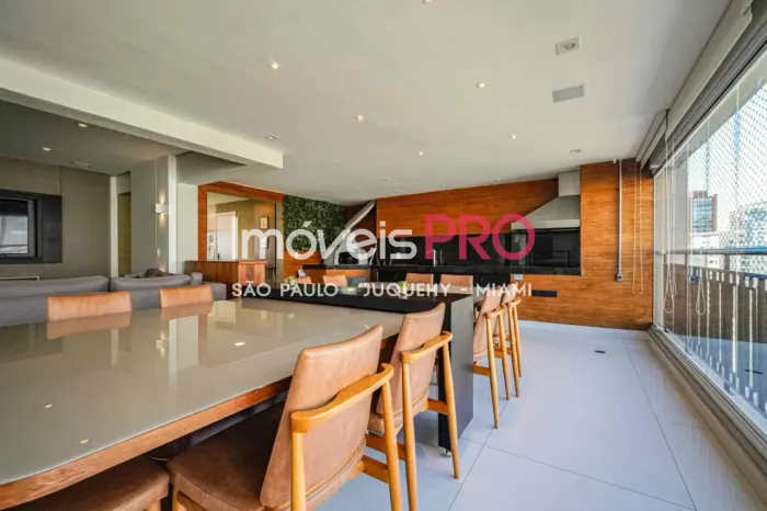 Apto mobiliado de 250m2 com 4 dorm, todos suites e 4 vagas no Vila Mariana