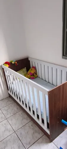 Vende-se berço