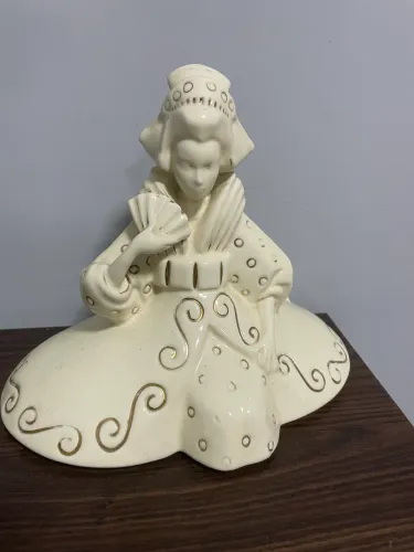escultura em porcela chinesa