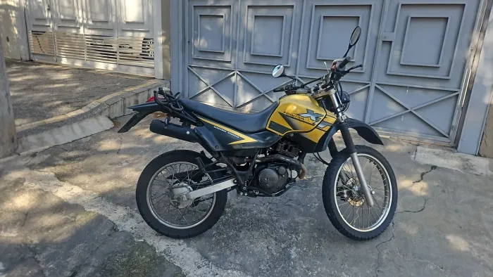 Yamaha XT225 