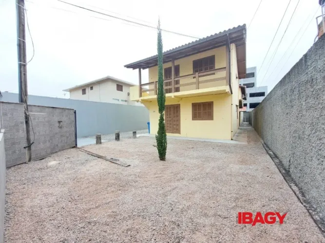 Excelente Casa 2 dormitório(s) em Ingleses do Rio Vermelho - Florianópolis