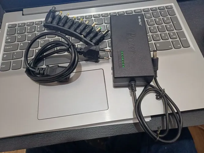 Adaptador universal para notebooks HP-DELL-ACER