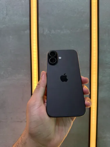 iPhone 16 Preto 128GB seminovo 