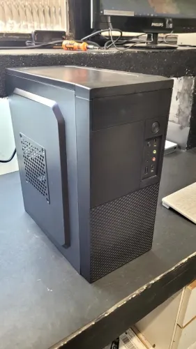 Computador CPU / i3 6100 / SSD / 8GB DDR4 + Combo Teclado e Mouse Sem Fio