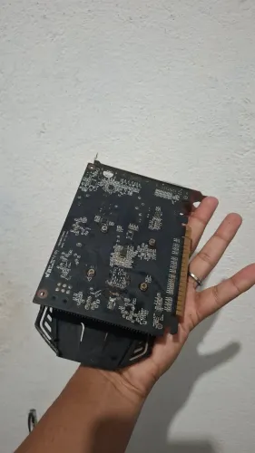 Placa de vídeo NVidia GT force740