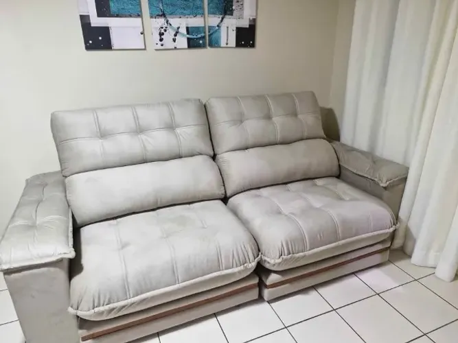 Sofá retrátil de Suede - tamanho: 2,50m NOVO!