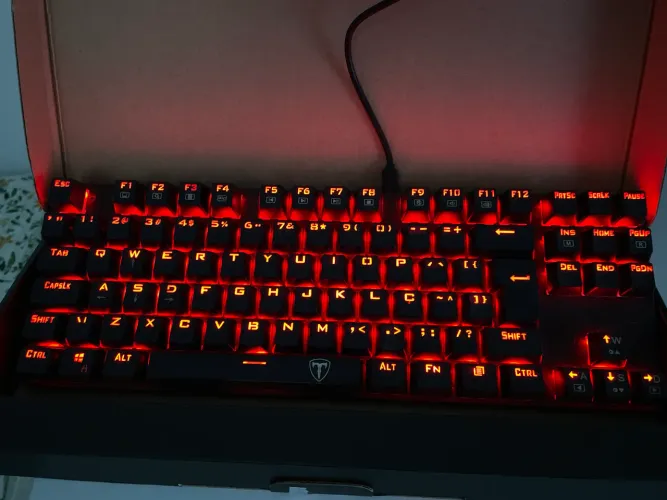Teclado gamer T-Dagger