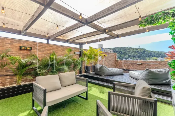 APARTAMENTO GARDEN COM PISCINA PRIVATIVA NO CENTRO DE BALNEÁRIO CAMBORIÚ